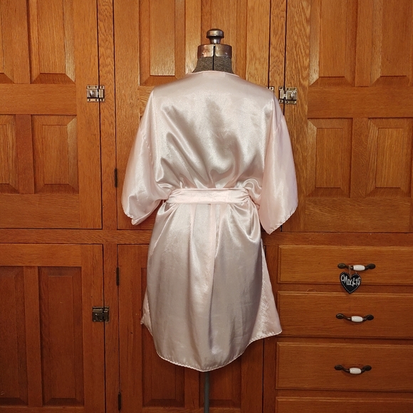Vintage Val Mode pale pink satin scalloped edge robe - Picture 4 of 11